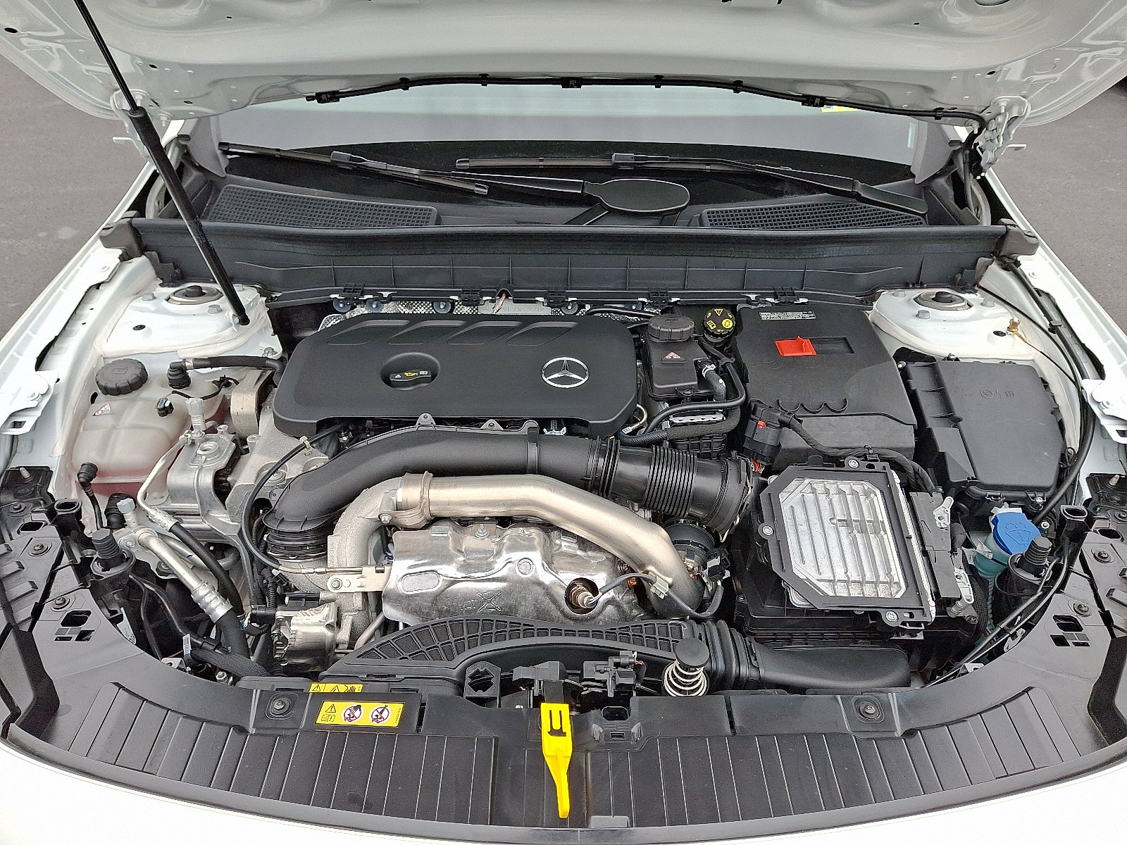 Certified 2025 Mercedes-Benz GLB 250 4MATIC image 28