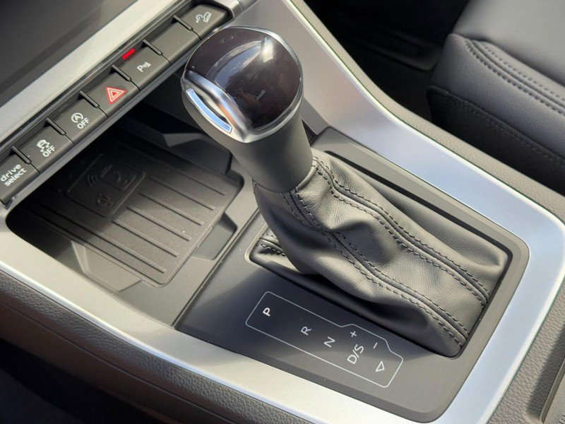 New 2025 Audi Q3 2.0T Premium image 14