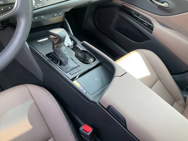 Used 2025 Lexus ES 350 w/ Premium Package FWD image 16