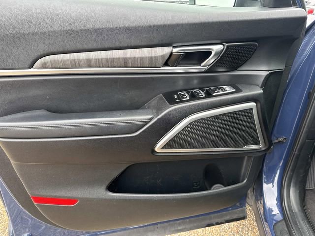 Used 2023 Kia Telluride EX w/ EX Captain's Chair Package image 25