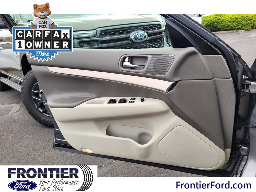 Used 2011 INFINITI G25 Journey w/ Moonroof Pkg image 12