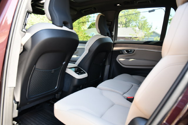 New 2026 Volvo XC90 B6 Plus w/ Protection Package AWD/4WD image 17