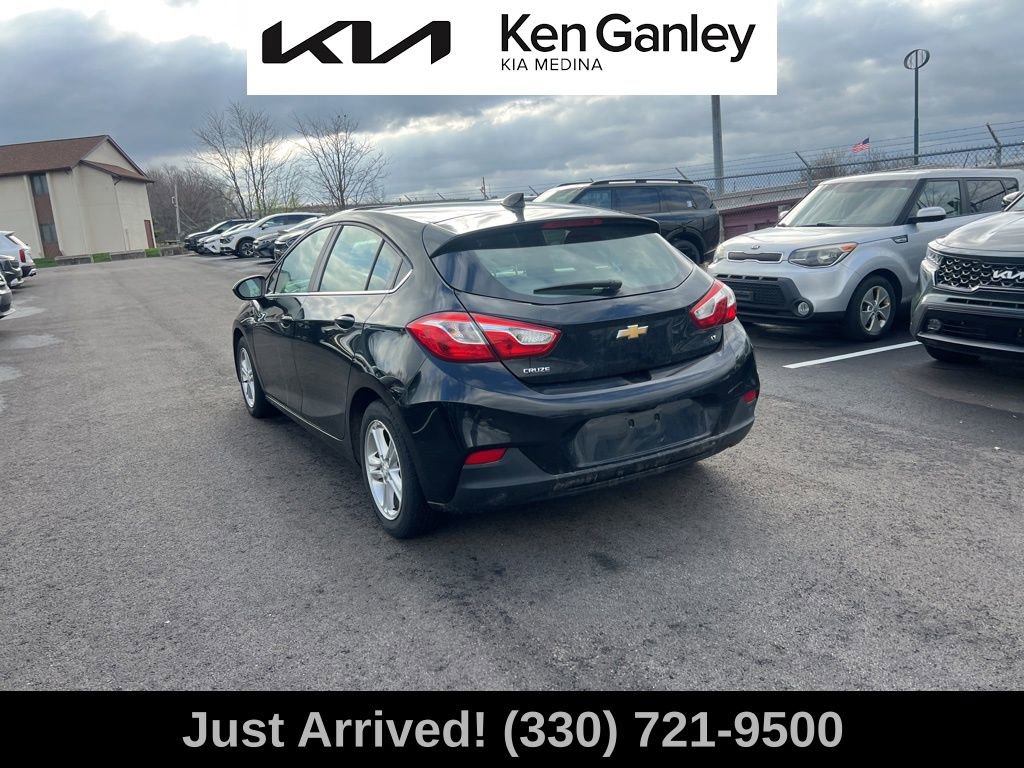 Used 2017 Chevrolet Cruze LT FWD image 7