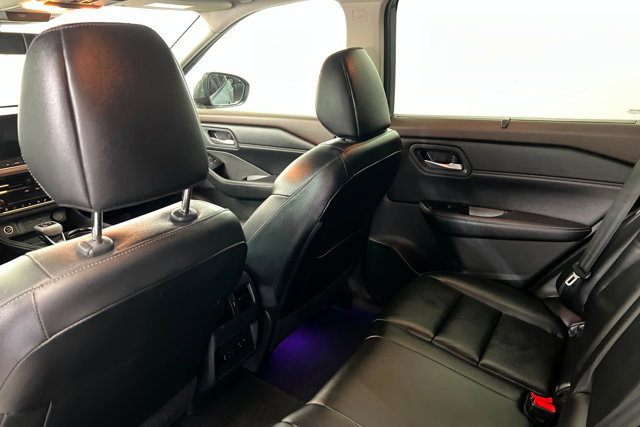 Used 2023 Nissan Rogue SL w/ SL Premium Package image 19