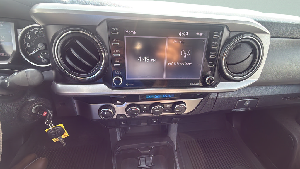 Used 2021 Toyota Tacoma SR5 AWD/4WD image 19