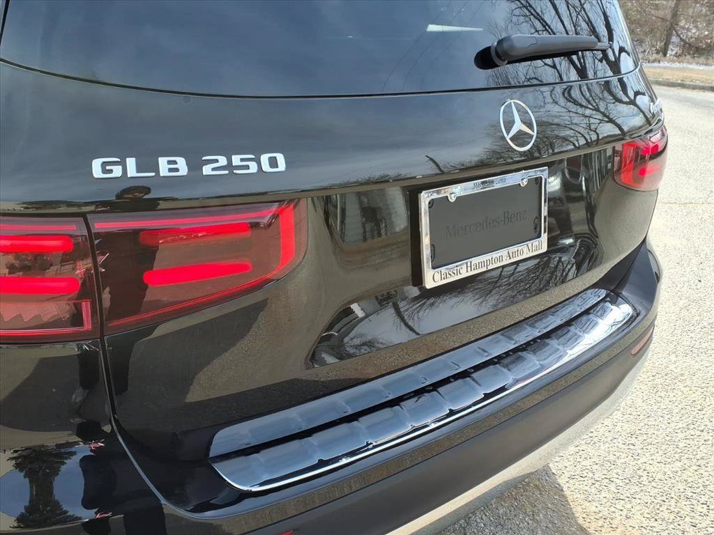 New 2026 Mercedes-Benz GLB 250 4MATIC image 9