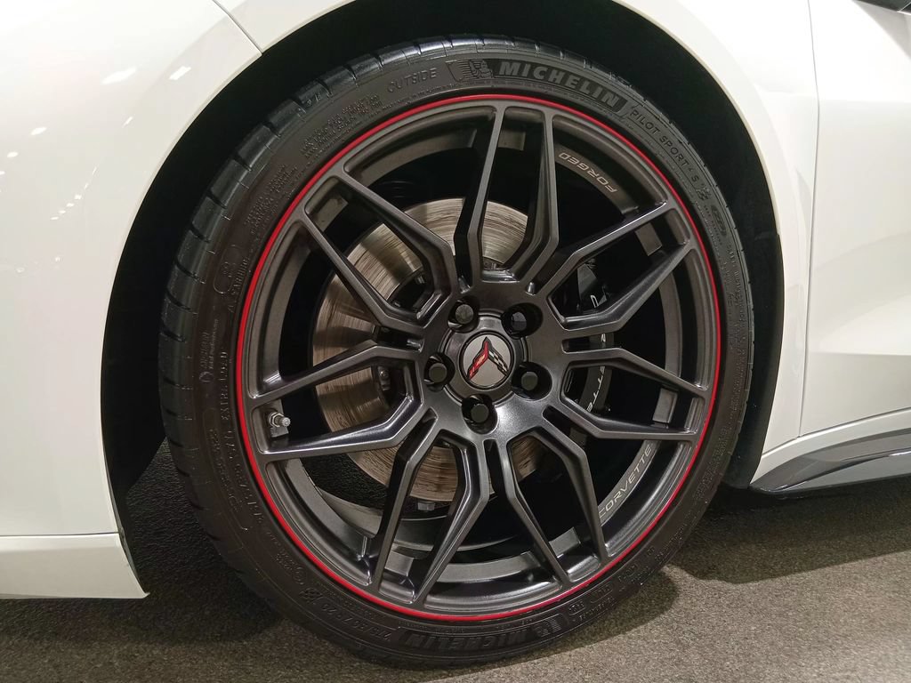 Used 2025 Chevrolet Corvette Z06 RWD image 14