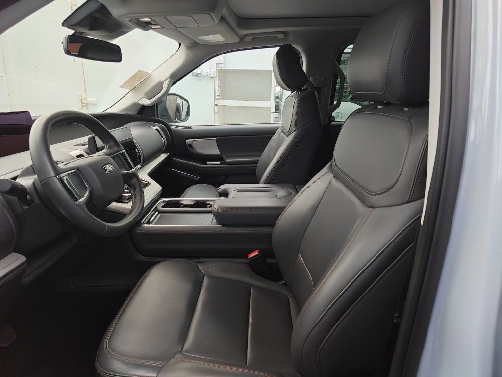 Used 2025 Ford Expedition Max Active RWD image 10