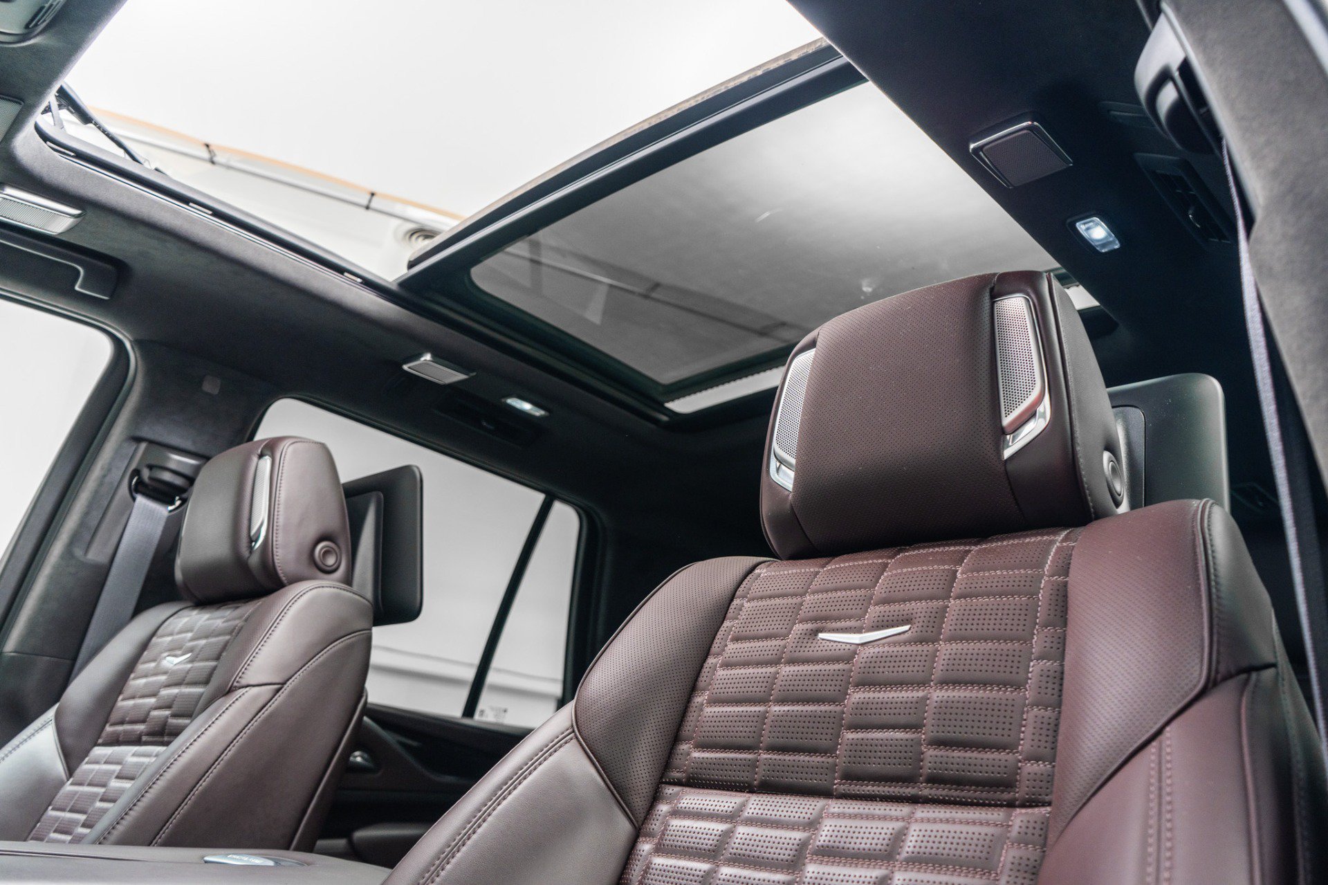 Used 2021 Cadillac Escalade Sport Platinum w/ Heavy-Duty Trailer Package AWD/4WD image 18