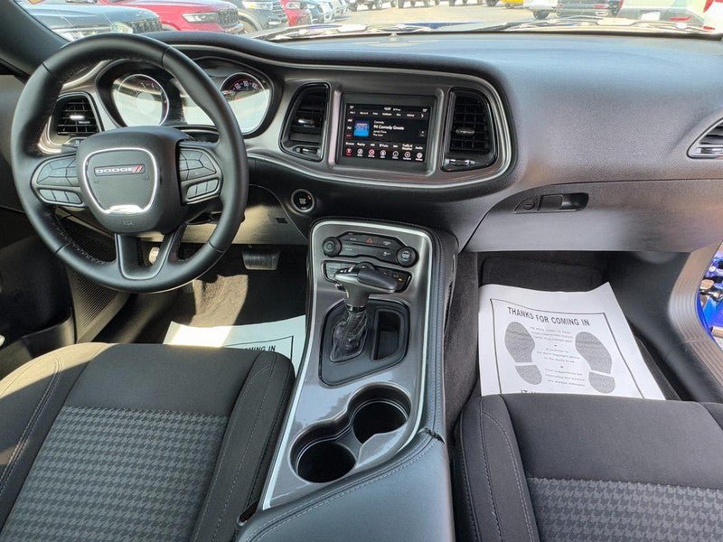 Used 2022 Dodge Challenger SXT RWD image 14