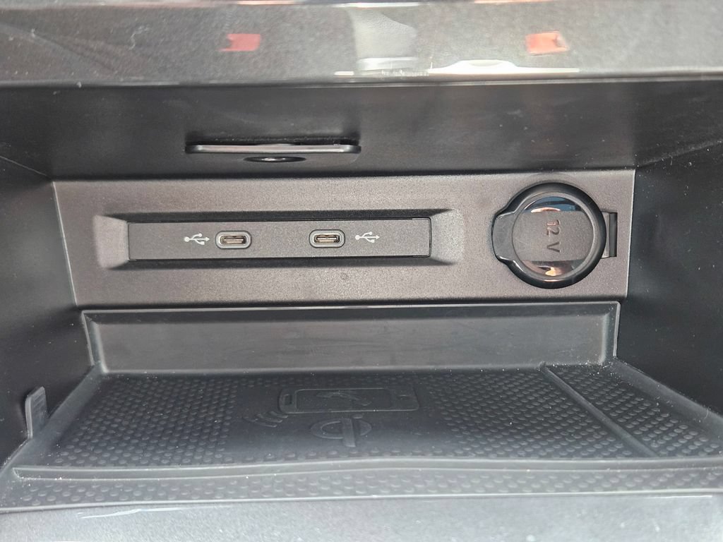 Used 2024 Volkswagen Tiguan SE R-Line w/ MDO Package, Three-Row FWD image 22