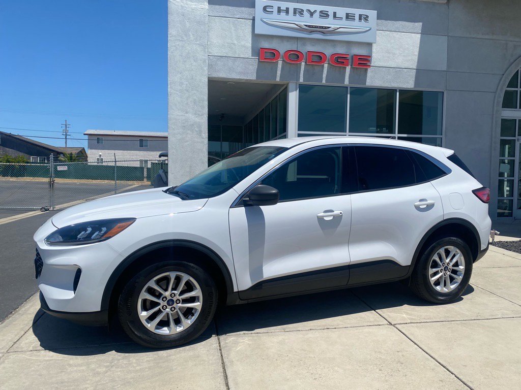 Used 2022 Ford Escape SE image 2