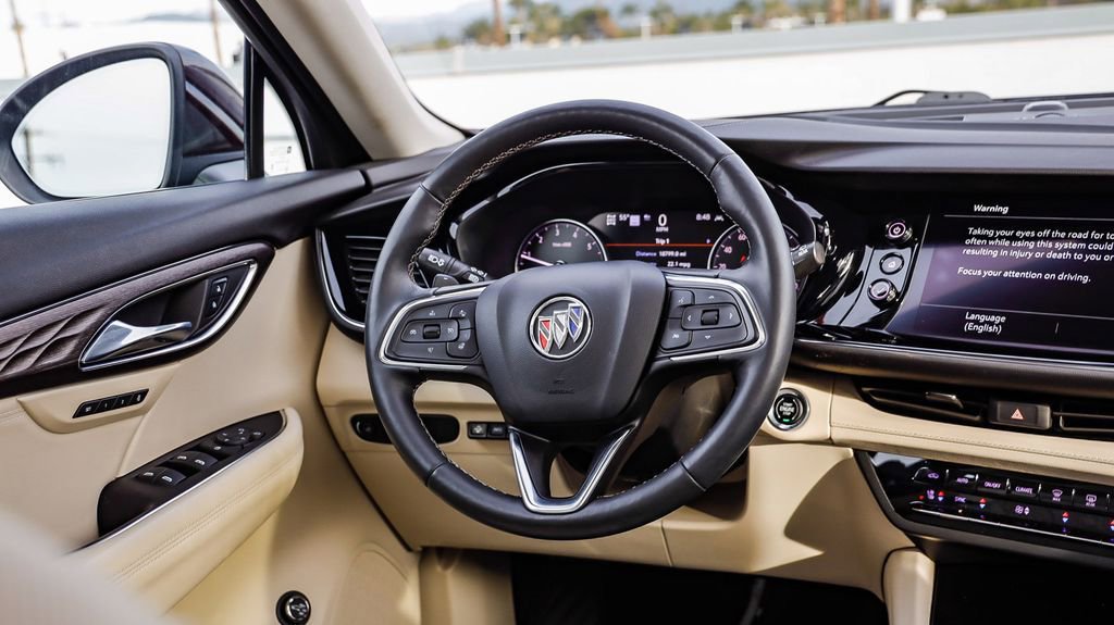 Used 2023 Buick Envision Avenir image 18