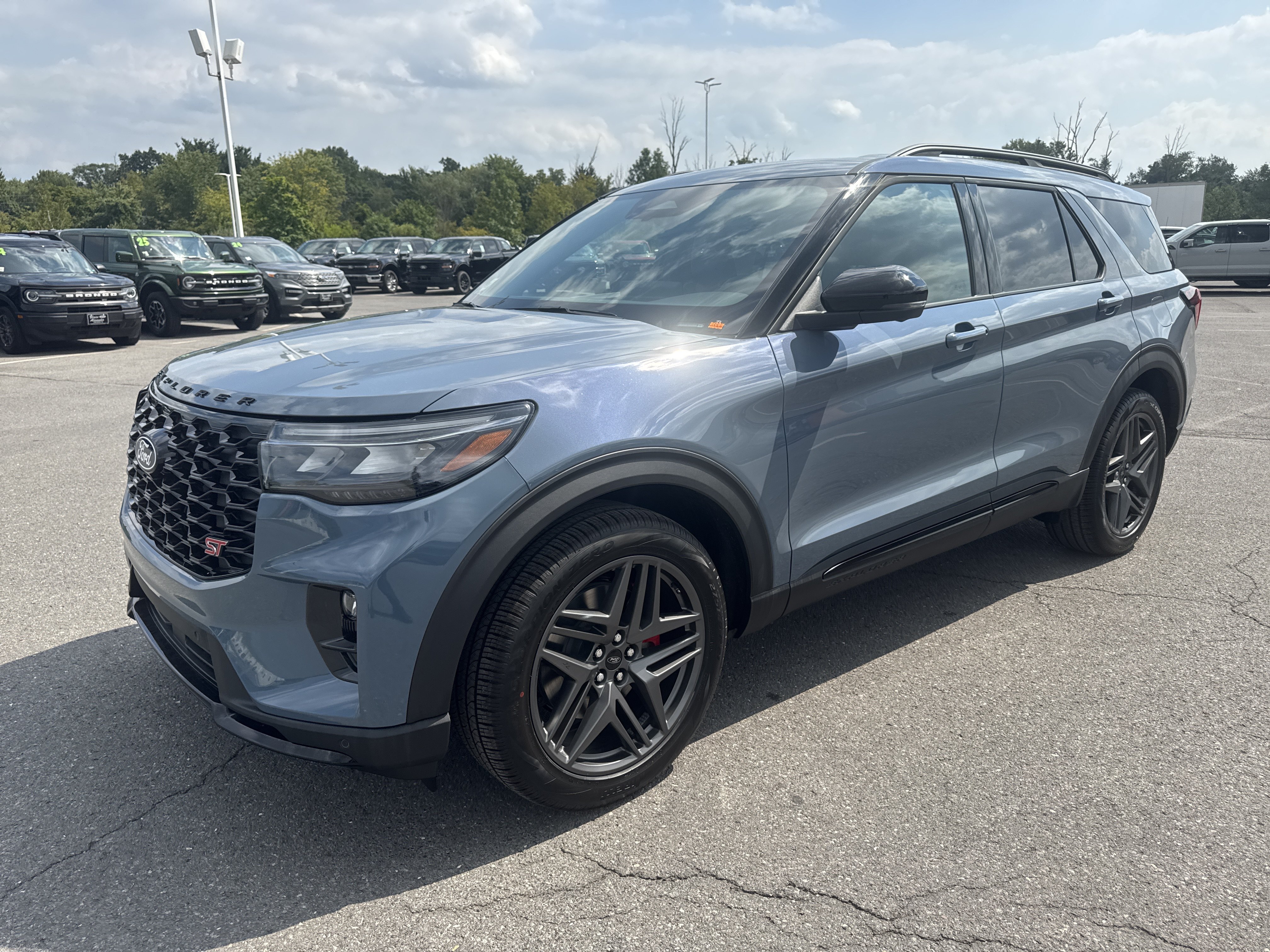 New 2027 Ford Explorer ST w/ Sun And Sound Package AWD/4WD image 8