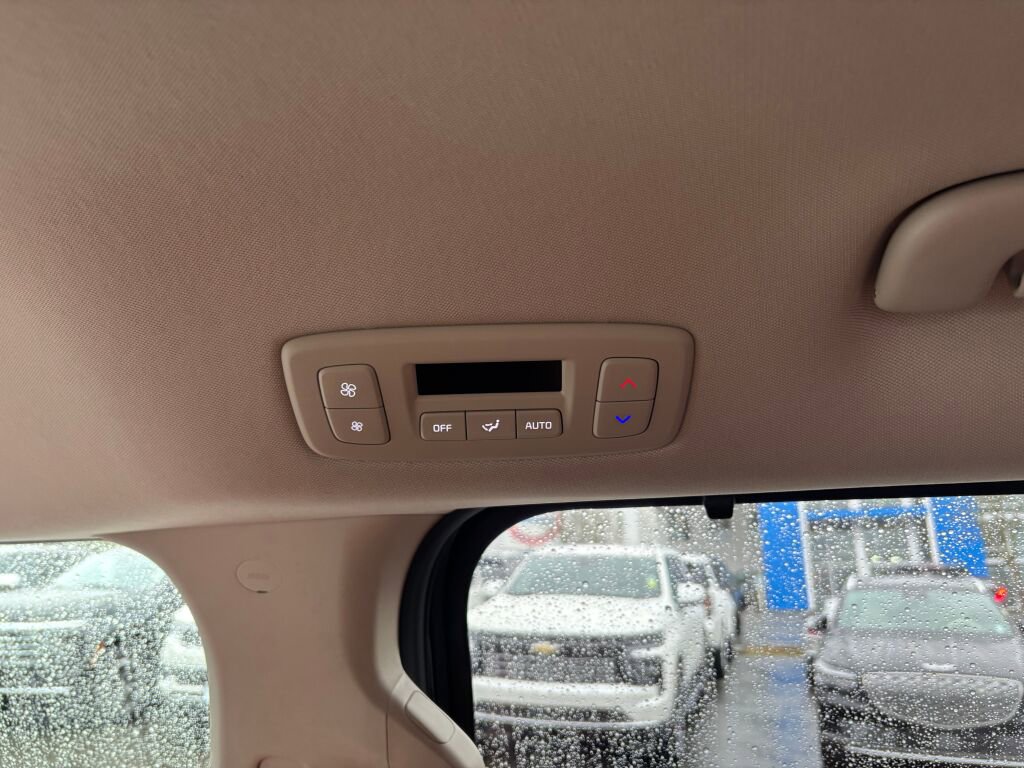 Certified 2025 Kia Carnival EX image 16