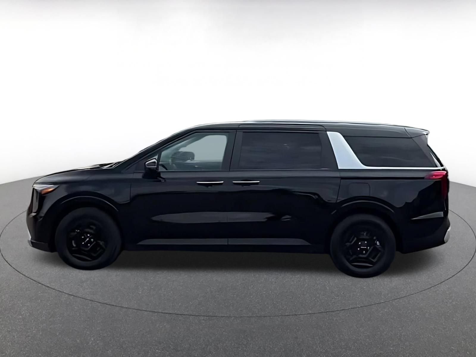 Used 2026 Kia Carnival FWD image 6