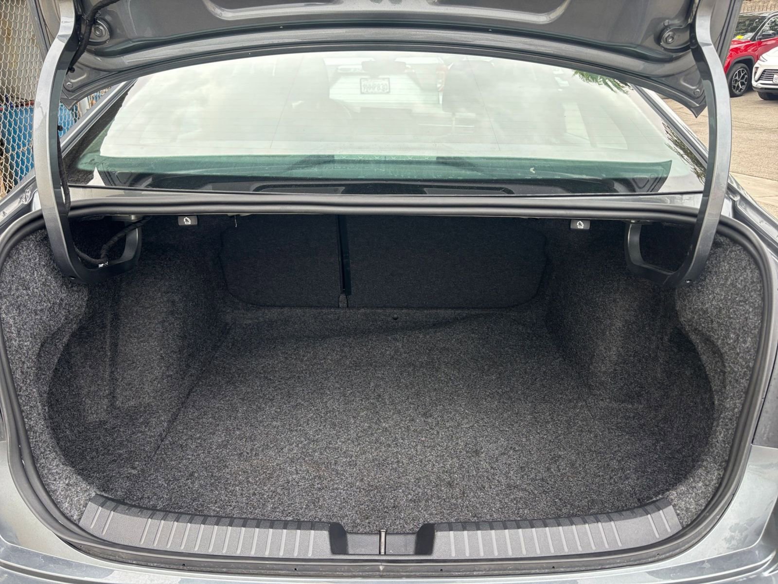 Used 2025 Volkswagen Jetta SE image 41