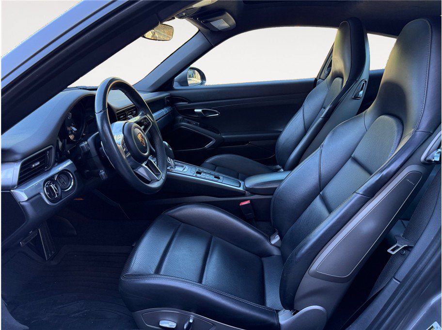 Used 2017 Porsche 911 Carrera RWD image 9