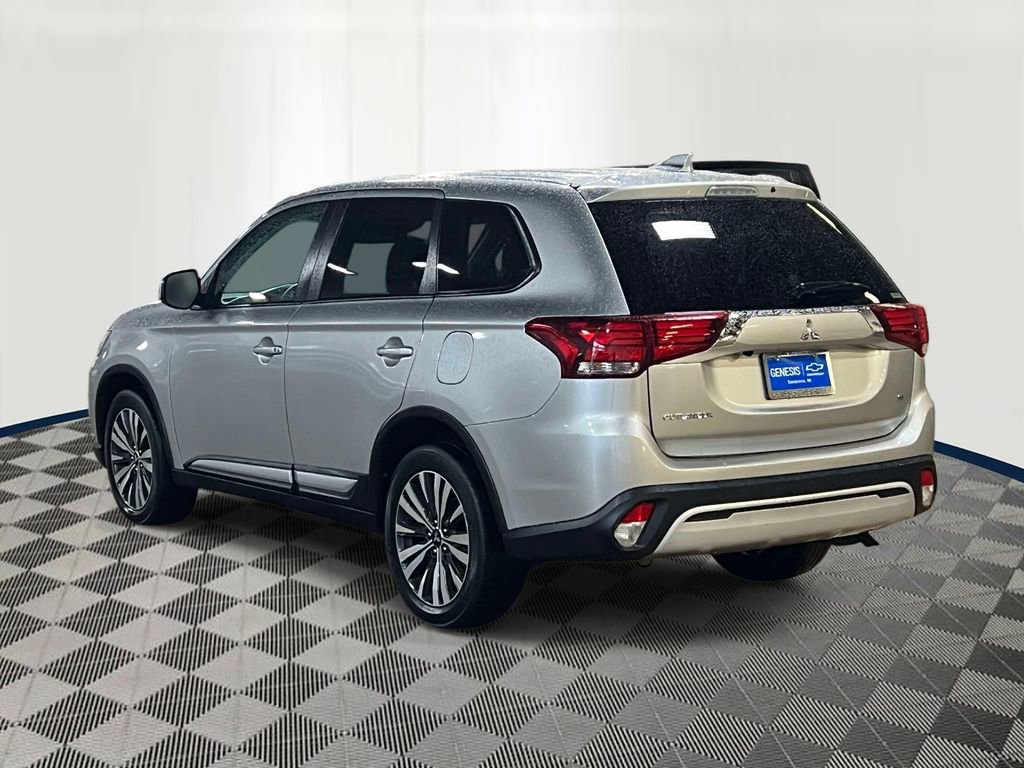 Used 2020 Mitsubishi Outlander LE image 4