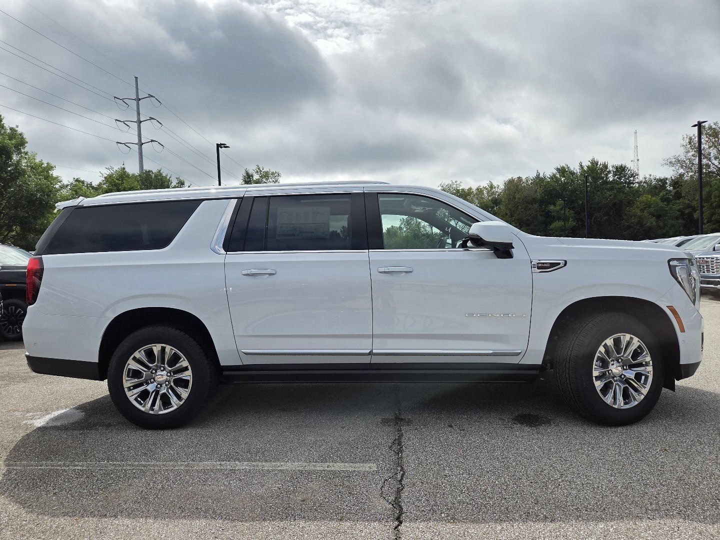 New 2026 GMC Yukon XL Denali w/ Sun & Power Step Package AWD/4WD image 21