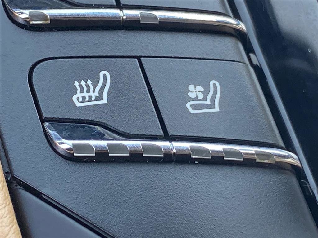 Used 2016 Porsche Cayenne S image 18