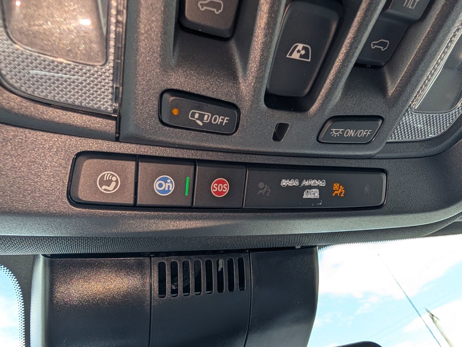 Used 2025 Chevrolet Silverado 1500 High Country w/ High Country Premium Package AWD/4WD image 29