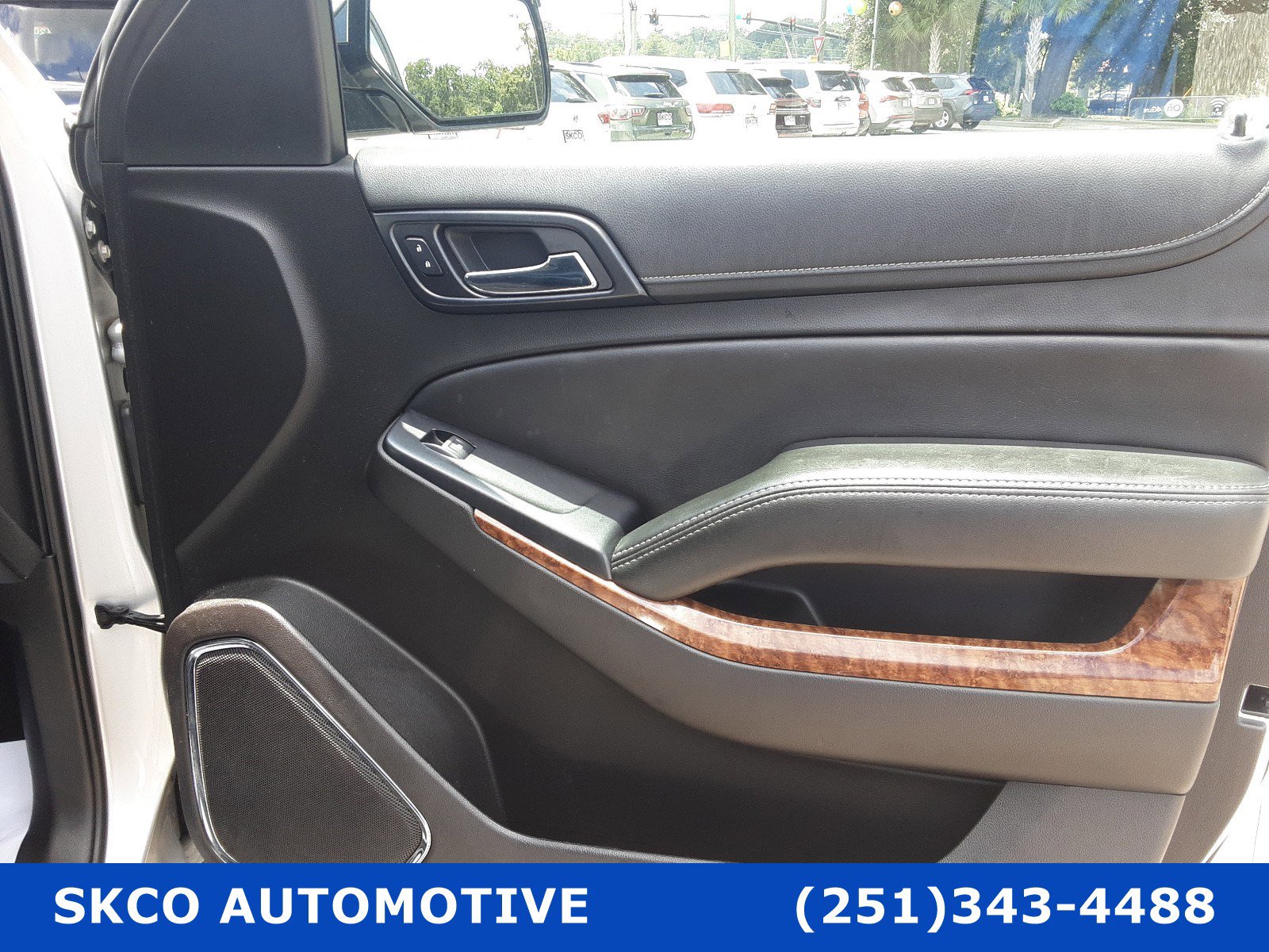 Used 2018 Chevrolet Suburban Premier RWD image 12