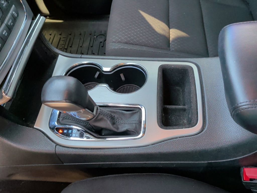 Used 2021 Jeep Grand Cherokee Laredo image 29