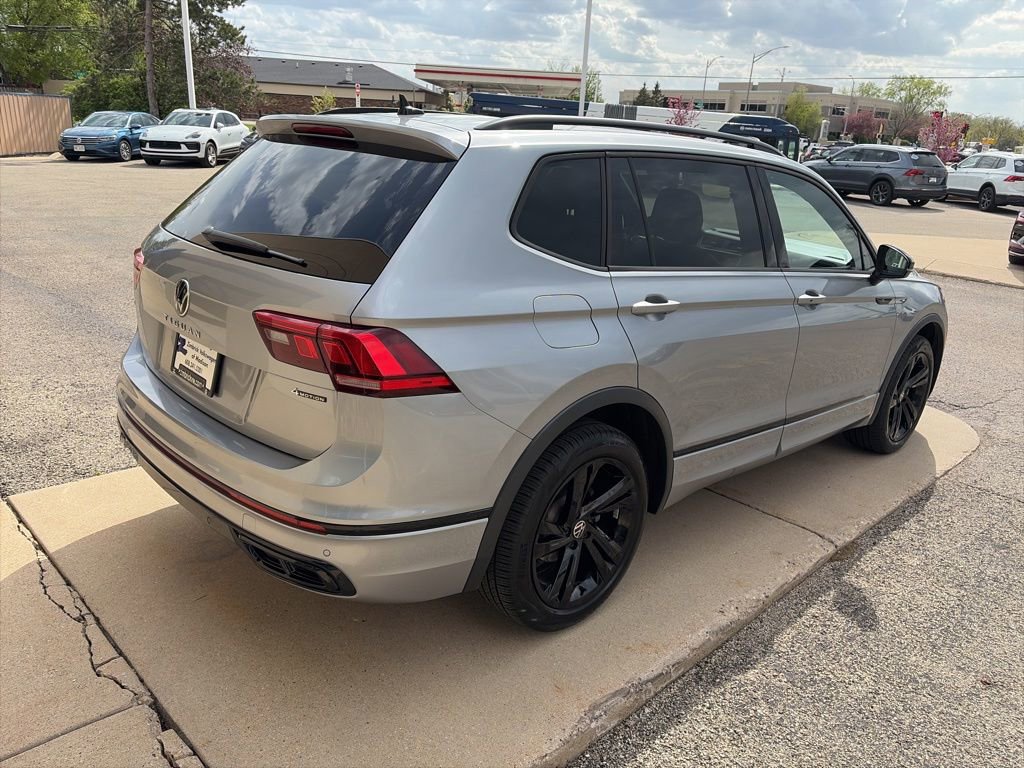 Certified 2023 Volkswagen Tiguan SE R-Line AWD/4WD image 9