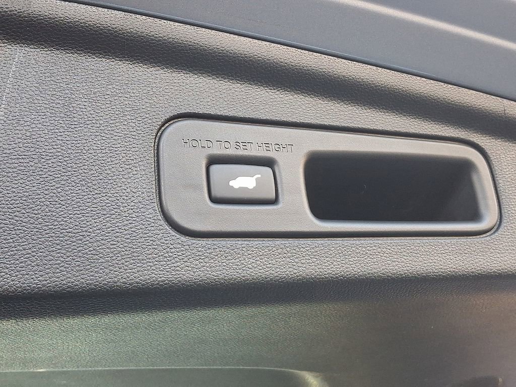 Used 2025 Acura MDX w/ Advance Package image 32