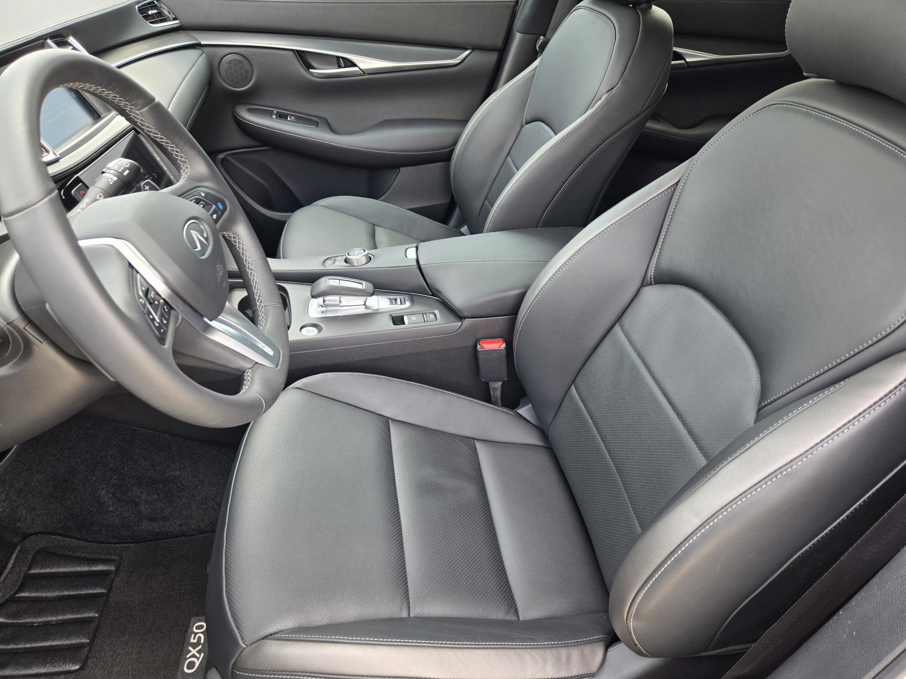 Used 2025 INFINITI QX50 Luxe AWD/4WD image 9