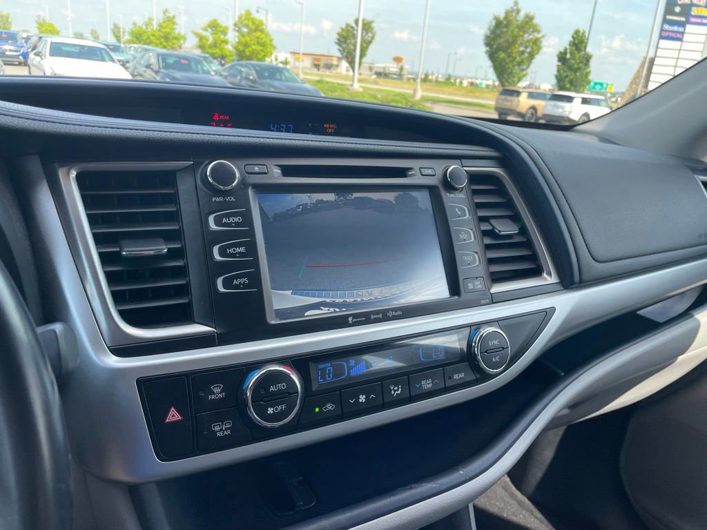 Used 2017 Toyota Highlander XLE FWD image 34