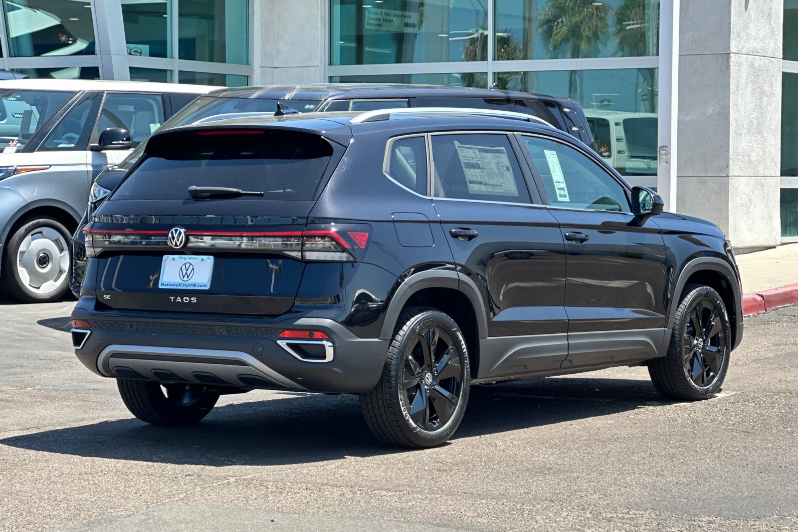 New 2026 Volkswagen Taos SE FWD image 5