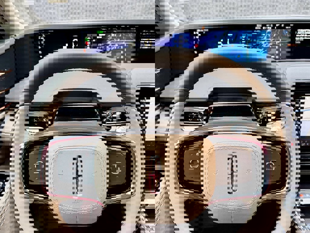 New 2025 Lincoln Nautilus Premier w/ Jet Appearance Package image 24