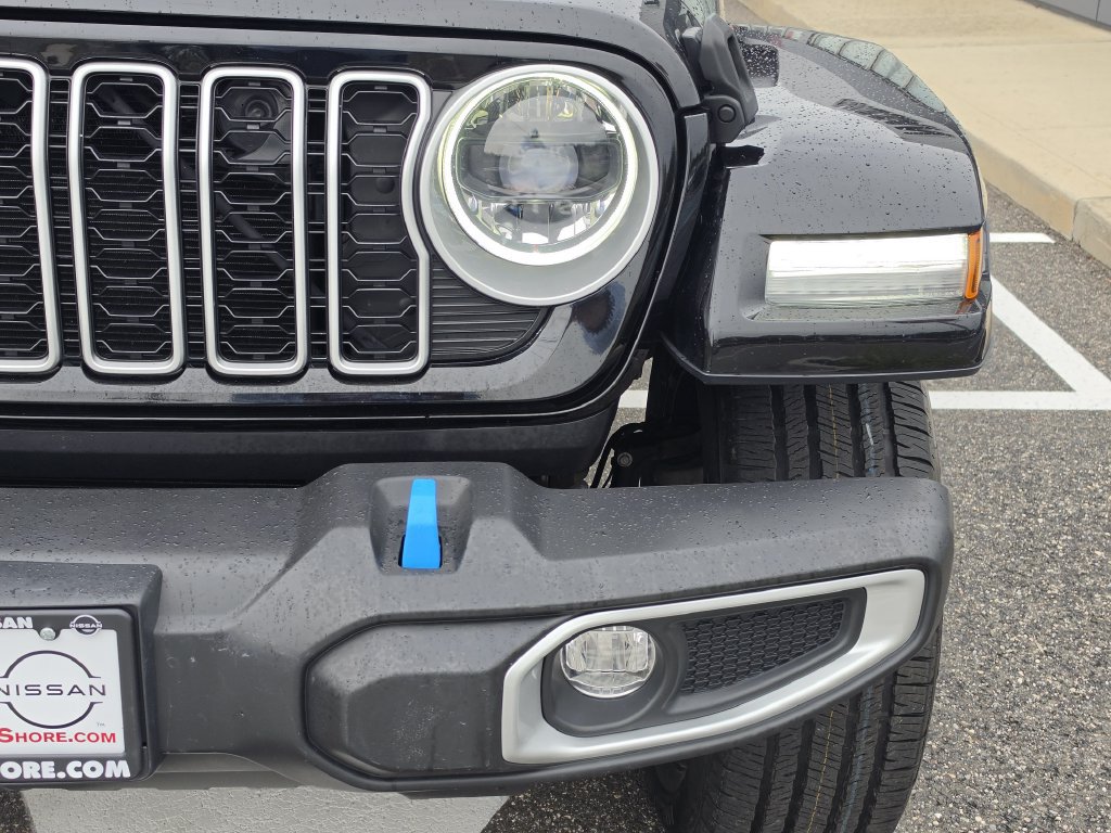 Used 2024 Jeep Wrangler Unlimited Sahara AWD/4WD image 11