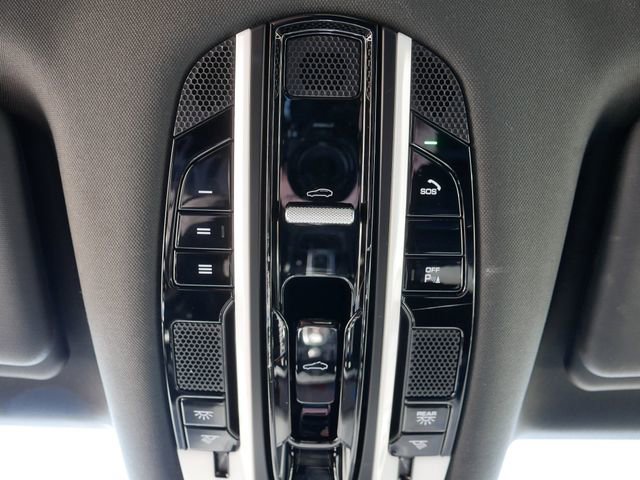 Used 2020 Porsche Cayenne image 36