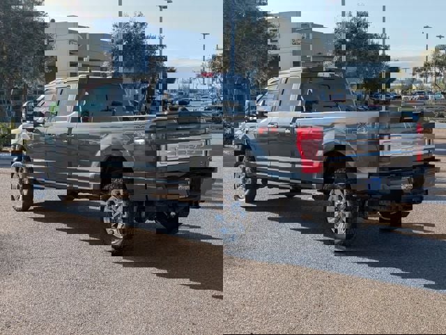 Used 2020 Ford F350 Limited image 4