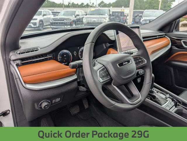 Certified 2025 Jeep Compass Limited w/ Elite Group AWD/4WD image 32