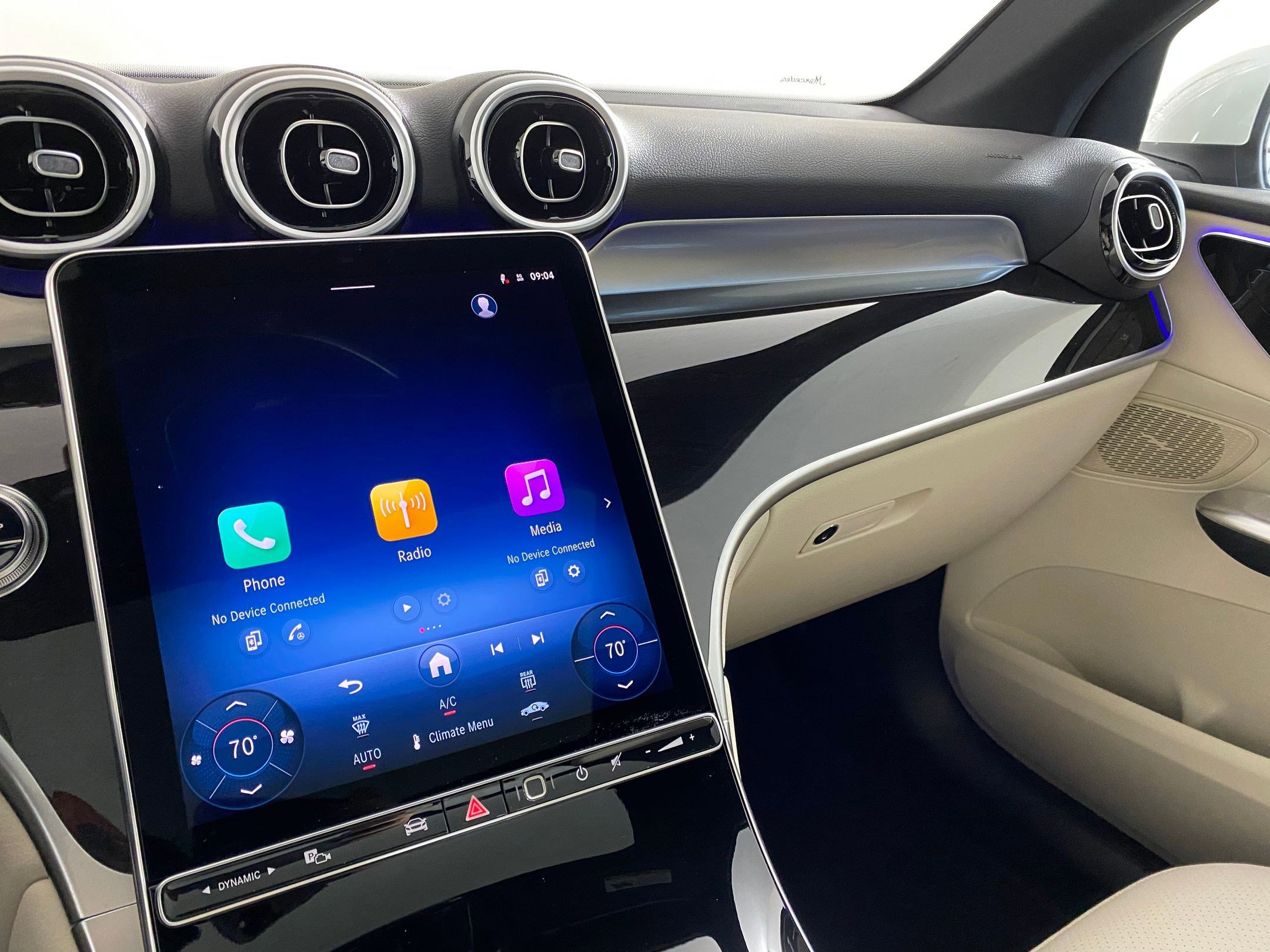 Used 2026 Mercedes-Benz GLC 300 4MATIC image 24