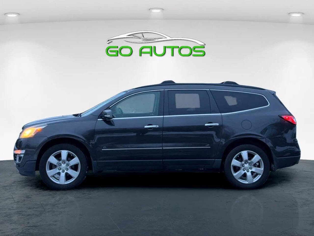 Used 2017 Chevrolet Traverse Premier image 2