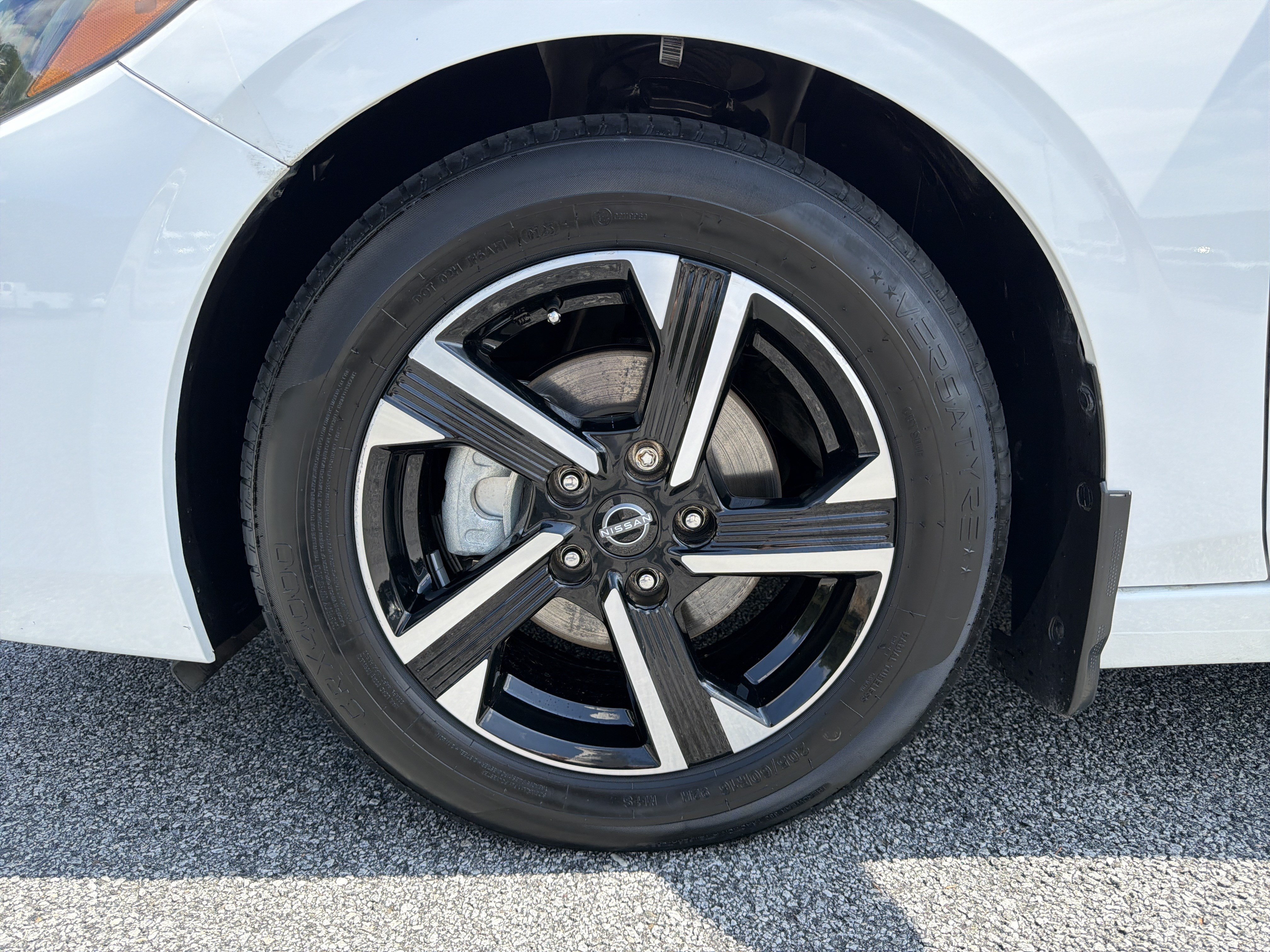 Used 2025 Nissan Sentra SV FWD image 13