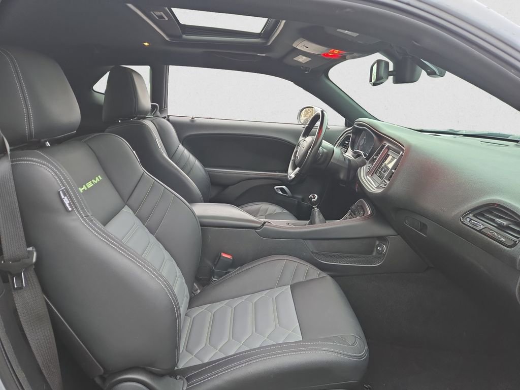 Used 2022 Dodge Challenger R/T w/ Driver Convenience Group image 21