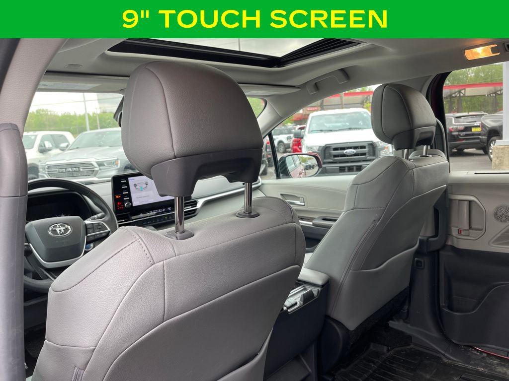 Used 2024 Toyota Sienna XLE AWD/4WD image 14