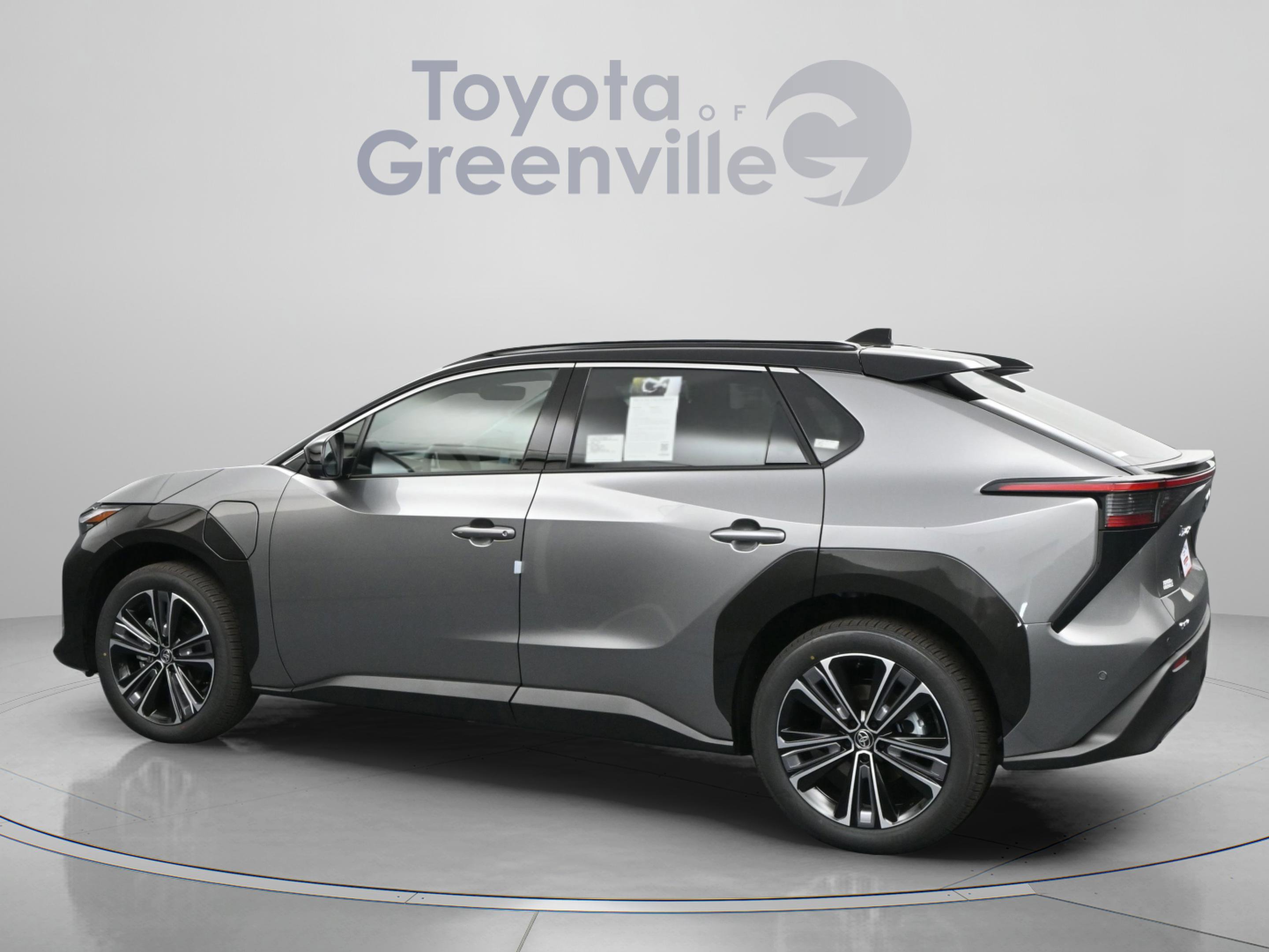 Used 2024 Toyota bZ4X AWD w/ Weather Package image 7