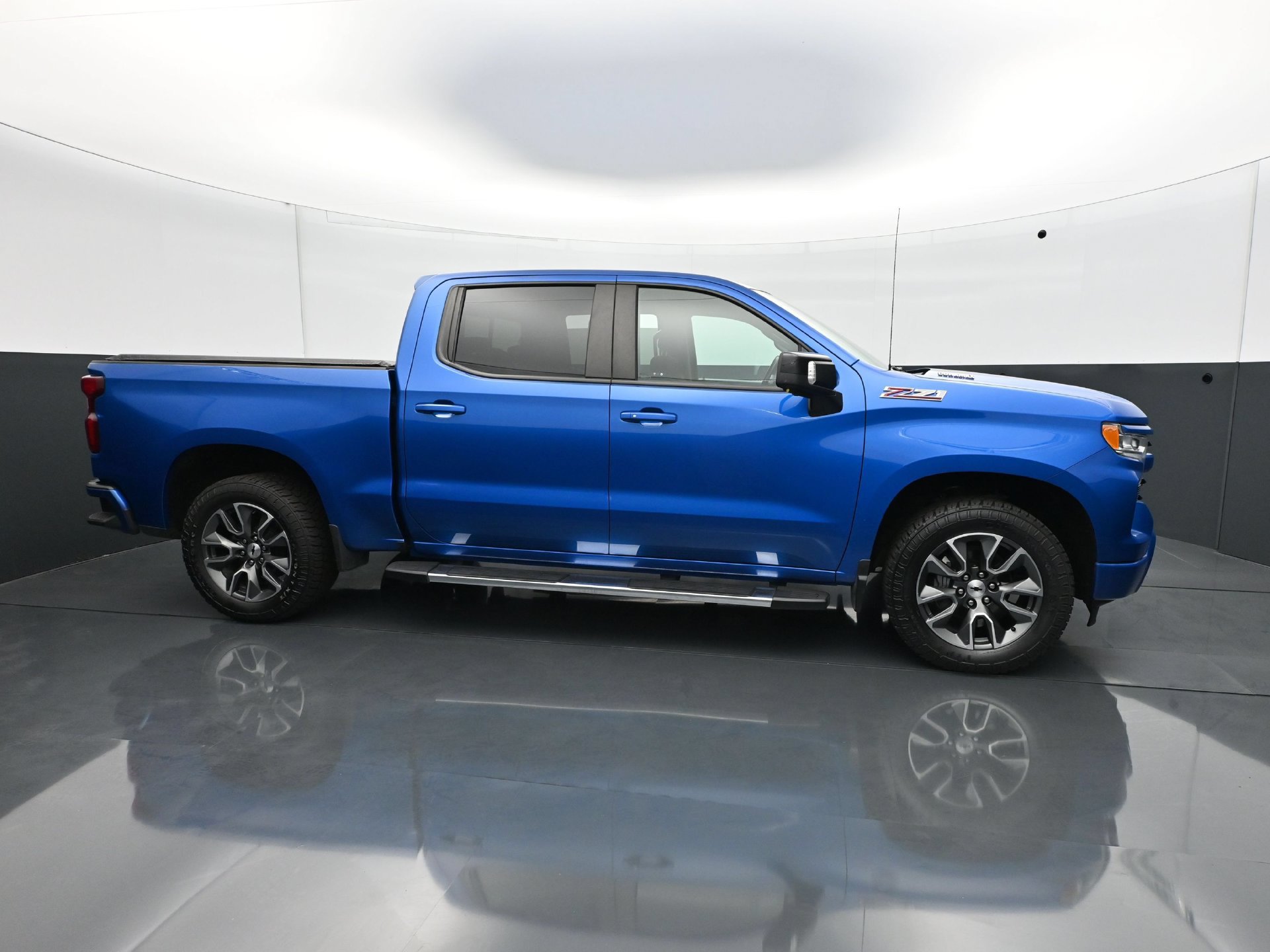 Used 2023 Chevrolet Silverado 1500 RST AWD/4WD image 8