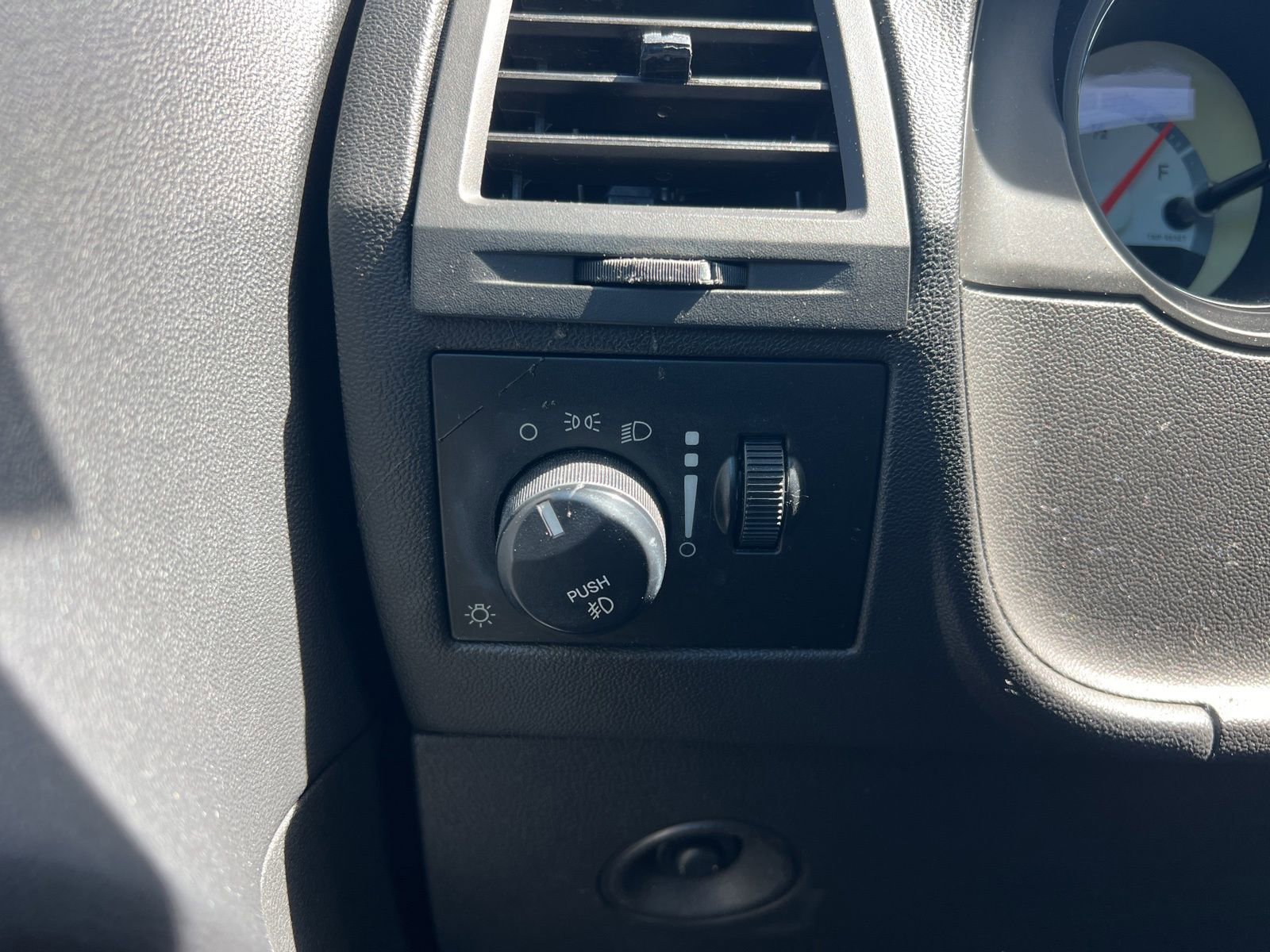 Used 2009 Dodge Challenger R/T w/ Sound Group image 10