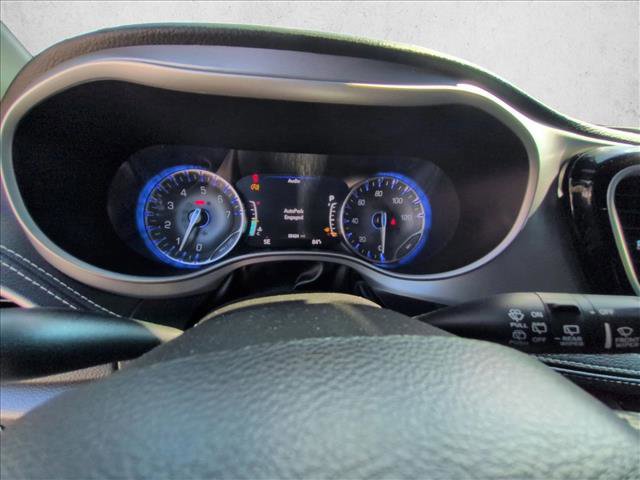 Used 2021 Chrysler Pacifica Touring-L w/ Uconnect Theater Family Group image 10