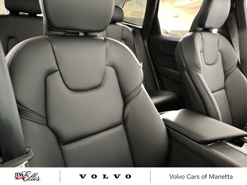 New 2025 Volvo XC60 B5 Core w/ Climate Package image 25