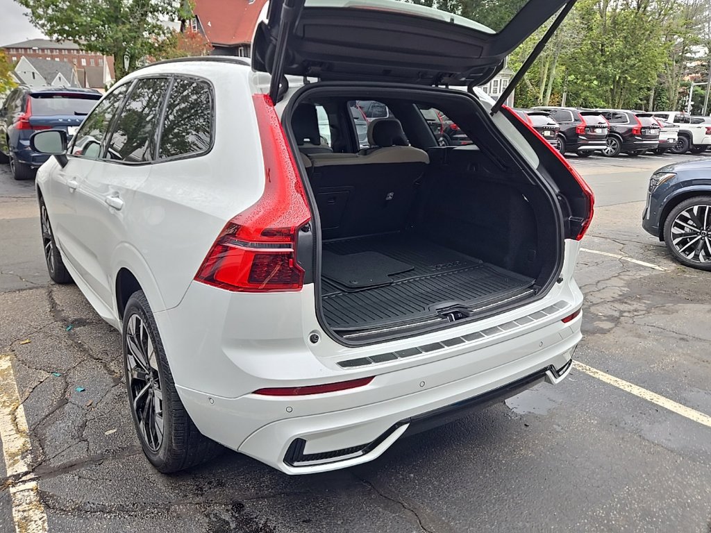 Certified 2026 Volvo XC60 B5 Plus AWD/4WD image 12