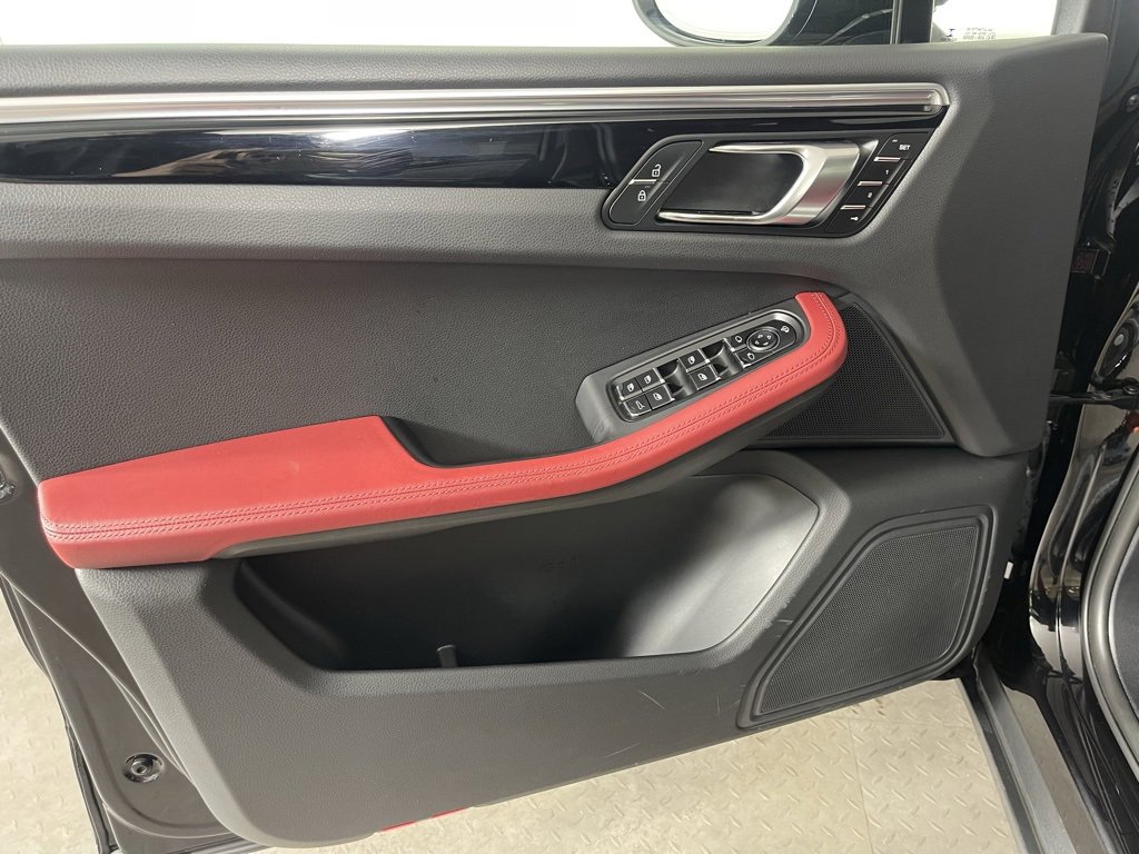 Certified 2023 Porsche Macan S image 27